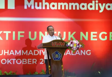Menteri ESDM: Bukan Oplos Bensin Tapi Strategi, Etanol dari Jagung untuk Stop Impor BBM Foto BeritaJatim.com