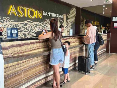 Gandrung Sewu 2025 Jadi Berkah, Pedagang hingga Hotel Panen Rezeki Foto BeritaJatim.com