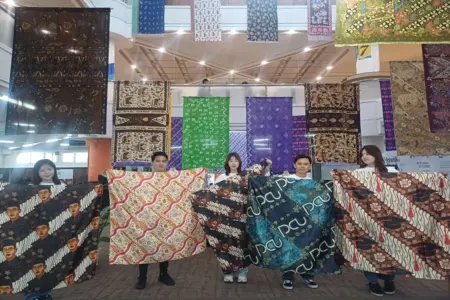 Manfaatkan AI, Inovasi Motif Batik Kini Bervariasi dan Lebih Dekat dengan Anak Muda Foto BeritaJatim.com