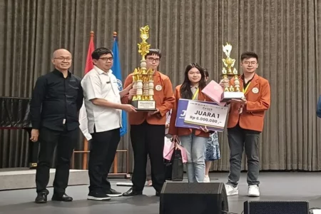 Olimpiade Forum Tax Center Surabaya 2025, Mahasiswa UKWM Surabaya Sabet Gelar Juara Foto BeritaJatim.com