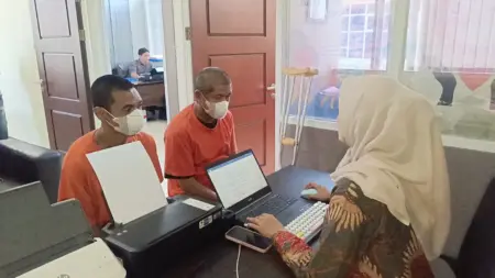 Polres Gresik Ringkus Dua Pengedar Sabu Spesialis Dalam Kota Foto BeritaJatim.com