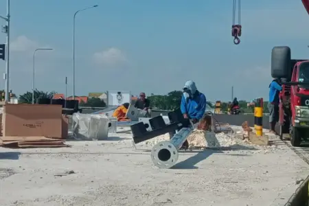 Pemasangan APILL Rampung, Kapan Jalan Lingkar Utara Lamongan Kembali Dibuka? Foto BeritaJatim.com