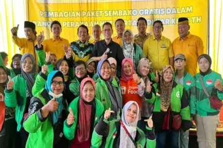 Warga Sidoarjo Beri Dukungan Tulus untuk Adies Kadir: “Jangan Mundur!” Foto BeritaJatim.com