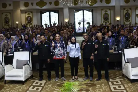 BGN Gelar Bimtek Serentak untuk 35 Ribu Penjamah Pangan di Pulau Jawa Foto BeritaJatim.com