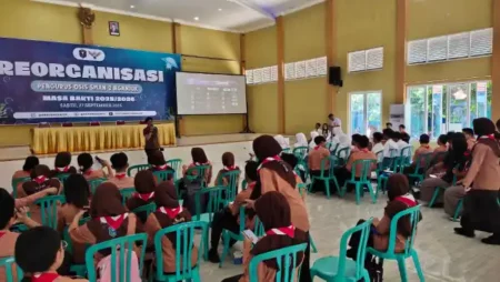 Cegah Kejahatan Cyber, PT Telkom dan BMM Gencarkan Literasi Digital untuk 1.800 Siswa di 30 Sekolah Foto BeritaJatim.com