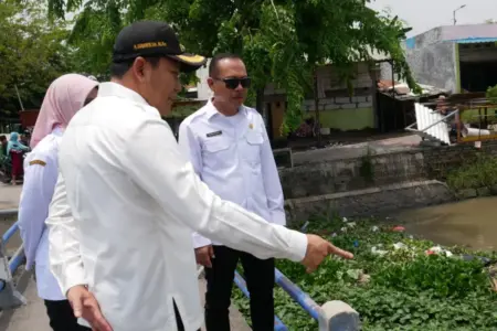 Bupati Sidoarjo Kebut Normalisasi Sungai, Target Rampung 80% Sebelum Puncak Musim Hujan Foto BeritaJatim.com
