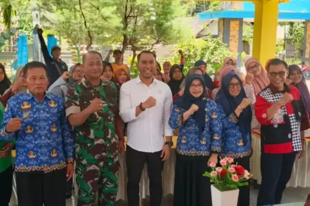 DPRD Malang Dukung Pemasaran Online Batik Cap KWT Lebakharjo Lewat TMMD 126 Foto BeritaJatim.com