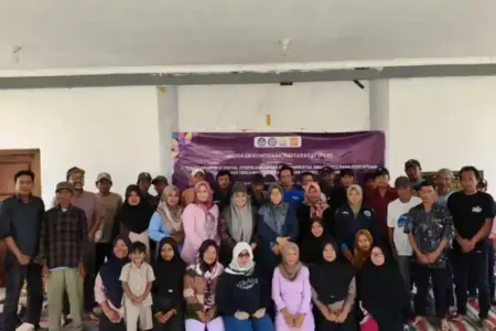 FISIP Unair Bekali Perempuan Lumajang Literasi Digital Mitigasi Bencana Semeru Foto BeritaJatim.com