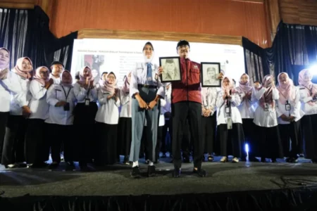 Gus Ipul: Siswa Sekolah Rakyat Dapat Beasiswa Kuliah dan Jaminan Pekerjaan Foto BeritaJatim.com