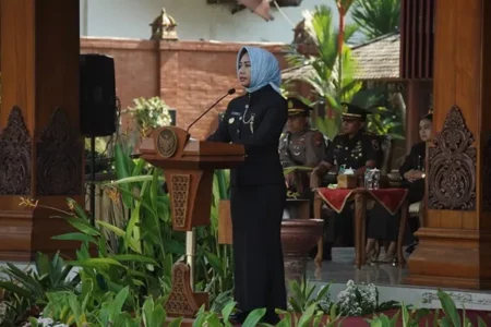 Upacara Hari Jadi ke-80 Provinsi Jawa Timur di Kota Mojokerto Berlangsung Khidmat, Wali Kota Bacakan Sambutan Gubernur Foto BeritaJatim.com