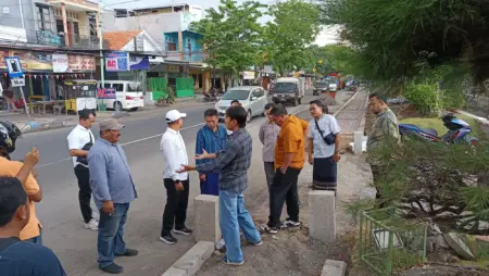 Sidak DPRD Kota Probolinggo Bongkar Kejanggalan Proyek Jalan Raya Soekarno Hatta Foto BeritaJatim.com