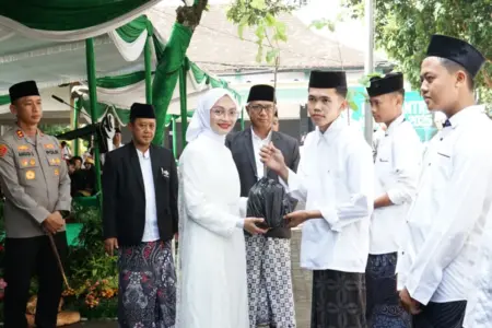 Wali Kota Kediri Ajak Santri Jadi Pelopor Peradaban Digital Foto BeritaJatim.com