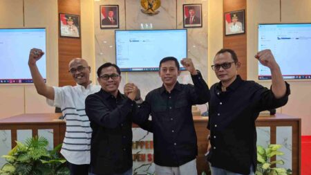 Liku-liku Konferensi PWI Sumenep 2025 : Mulai Surat Suara Salah Teknis, Ganti Voting Manual, Berakhir Aklamasi Foto BeritaJatim.com