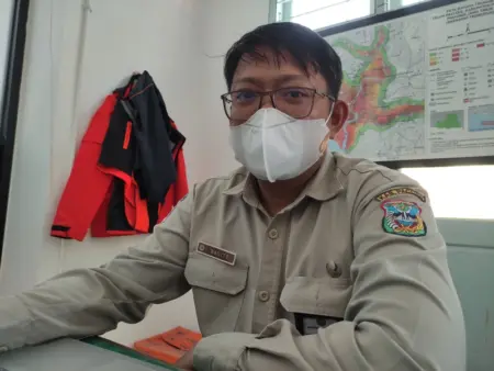 Memasuki Musim Hujan, BPBD Pacitan Imbau Warga Waspadai Longsor dan Angin Kencang Foto BeritaJatim.com