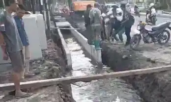 Pipa Induk Pudam Pecah, Kota Probolinggo Lumpuh Tanpa Air Foto BeritaJatim.com