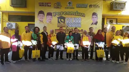 HUT ke-61, Golkar Surabaya Bagikan 1.500 Paket Sembako dan Resmikan Rumah Aspirasi Foto BeritaJatim.com