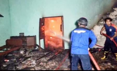 Si Jago Merah Lalap Rumah di Ponorogo, Pemilik Alami Luka Bakar Serius Foto BeritaJatim.com