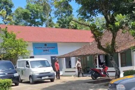 Satgas Pastikan Keamanan Program Makan Bergizi di Ngawi, Baru Satu SPPG Kantongi Sertifikat Higiene Sanitasi Foto BeritaJatim.com