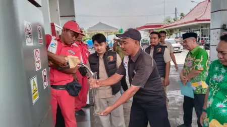 Warga Pasuruan Resah, Polisi dan Disperindag Sidak Dugaan Kualitas Pertalite Bermasalah di Beji dan Bangil Foto BeritaJatim.com