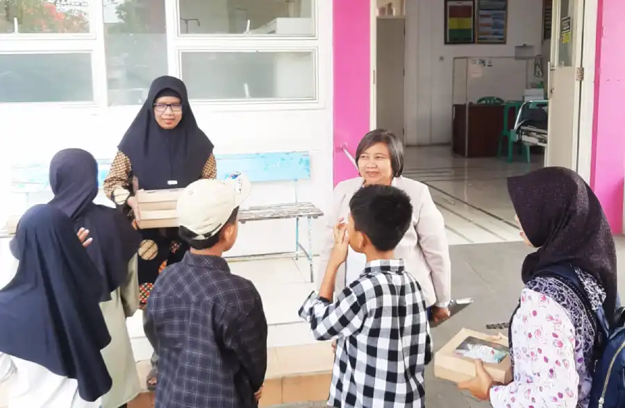 Dinkes Jember Duga Sayur Mentah Tercemar Bahan Kimia dalam Kasus MBG di Semboro Foto BeritaJatim.com