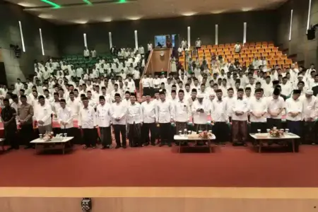 Hari Santri Nasional 2025, Pesantren Wajib Perkuat Pendidikan Formal Foto BeritaJatim.com