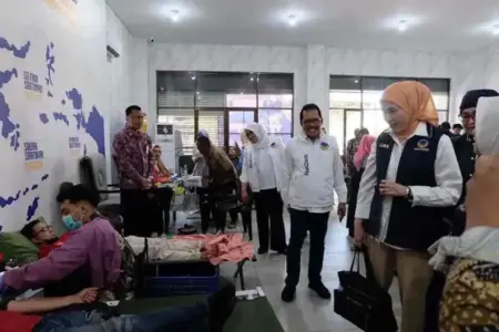 Rayakan HUT ke-14, NasDem Jatim Gelar Aksi Kemanusiaan dengan Donor Darah Serentak di 38 Daerah Foto BeritaJatim.com