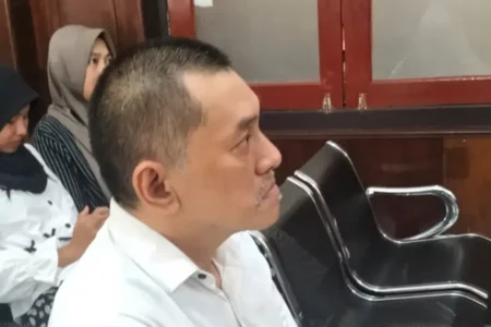 Curi Emas Kekasih Rp400 Juta, Pria Surabaya Divonis 3 Bulan Penjara Foto BeritaJatim.com