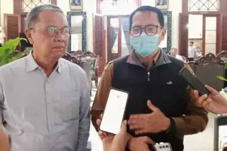 Sekda Bondowoso: Persoalan Ijen Harus Diselesaikan Secara Utuh dan Bijak Foto BeritaJatim.com