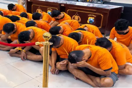 Dinkes Surabaya: 29 dari 34 Tersangka Pesta Gay, Positif Idap HIV/AIDS Foto BeritaJatim.com