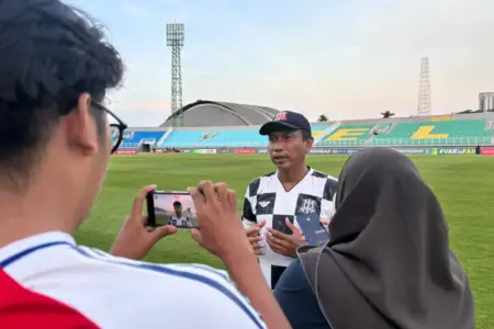 Deltras FC Siap Tanding Sore, Widodo Cahyono Putro: Adaptasi Tak Sulit Foto BeritaJatim.com
