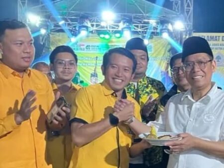 Ulang Tahun Golkar di Sidoarjo Jadi Ajang Berbagi, Adies Kadir: Bukti Nyata untuk Rakyat Foto BeritaJatim.com