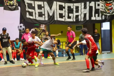 Final Futsal Dandim Cup 2 Banyuwangi, Bupati Ipuk: Bangga Antusiasme Anak Muda Tinggi Foto BeritaJatim.com