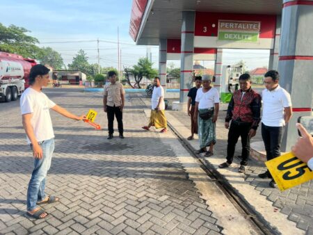 Sekelompok Orang Keroyok dan Bacok Pegawai SPBU di Sampang Foto BeritaJatim.com