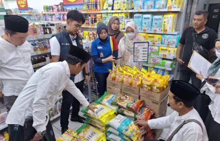 Satgas Pengendali Harga Beras Lamongan Gelar Operasi Pasar, Ini Hasilnya! Foto BeritaJatim.com
