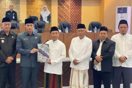 3 Raperda Inisiatif Disepakati, Bupati Tuban Menekankan Soal Tirta Lestari, Sampah dan UMKM Foto BeritaJatim.com