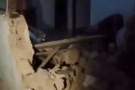 Gempa Sumenep Guncang 12 Kali, 26 Bangunan di Pulau Sepudi Rusak Foto BeritaJatim.com