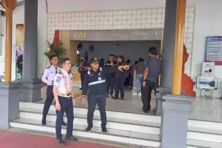KAI Daop 8 Surabaya Pastikan Fasilitas dan Pelayanan di Stasiun Mojokerto dalam Kondisi Optimal Foto BeritaJatim.com