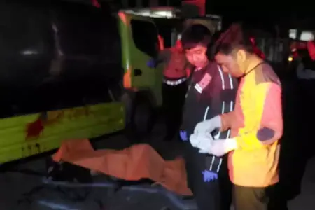 Kecelakaan Maut di Magersari Mojokerto, Motor Tabrak Truk Lalu Disambar Innova: Satu Tewas di Tempat Foto BeritaJatim.com