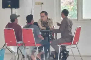 Kejati Jatim Tahan 4 Tersangka Korupsi Dana BSPS Sumenep, Kerugian Negara Capai Rp26,3 Miliar Foto BeritaJatim.com