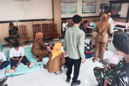 53 Siswa SMPN 1 Boyolangu Tulungagung Keracunan Menu MBG, 4 Dirujuk ke RSUD Campurdarat Foto BeritaJatim.com