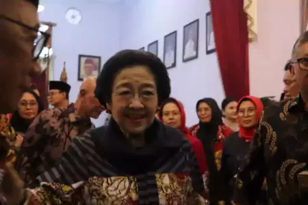 Diikuti 30 Akademisi dari Seluruh Dunia, Megawati Buka Konferensi Asia-Afrika di Makam Bung Karno Blitar Foto BeritaJatim.com