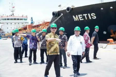 Tim Kemenkopolkam Tinjau Kelengkapan Fisik Pelabuhan Tanjung Pakis Paciran Lamongan Foto BeritaJatim.com