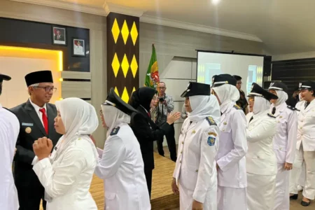 Vinanda Lantik 136 Pejabat, 10 Lurah Perempuan Siap Dukung Visi Kota Kediri MAPAN Foto BeritaJatim.com