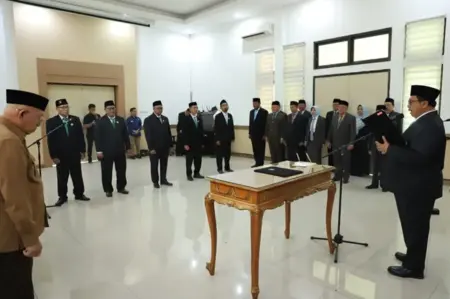 Baznas Jombang Kini Dipimpin Veri Rifdian Virdani, Bupati Warsubi Beri Pesan Khusus Foto BeritaJatim.com