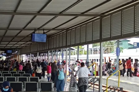Kereta Api Kian Diminati, KAI Daop 7 Madiun Catat Kenaikan Penumpang 7% di September 2025 Foto BeritaJatim.com