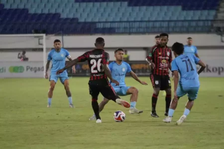Persela Tumbang di Kandang, Kena Comeback Persipura Pasca Mati Lampu Foto BeritaJatim.com