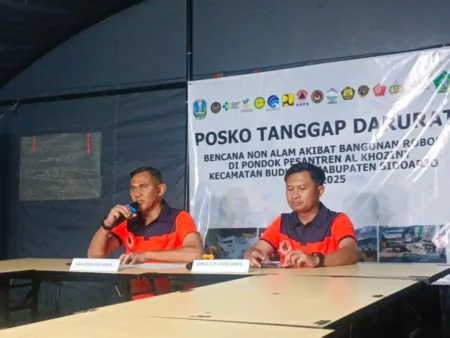 Masih Ada Korban, Reruntuhan Ponpes Al Khoziny Sidoarjo Rentan Merambat ke Bangunan Lain Foto BeritaJatim.com