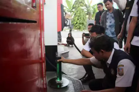 Menanggapi Isu Dugaan Oplosan Pertalite di Tuban, Polisi Langsung Sidak di SPBU Foto BeritaJatim.com