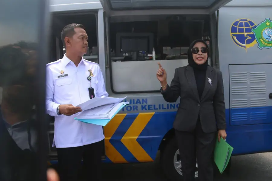 Wabup Sidoarjo Sidak Layanan Uji KIR, Minta Mobil Uji Keliling Dimaksimalkan Foto BeritaJatim.com