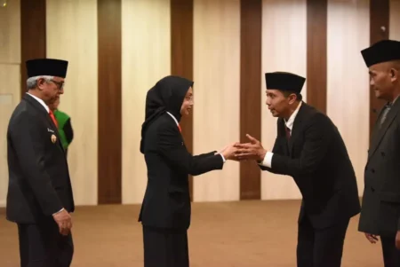 Wali Kota Kediri Lantik Penjabat Sekda dan Tiga Pejabat Pimpinan Tinggi Pratama, Ini Pesannya! Foto BeritaJatim.com